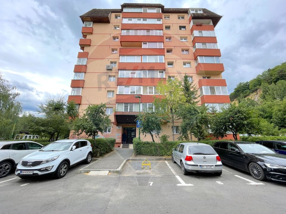 REZERVAT !  Apartament cu 3 camere de vânzare în Răcădău