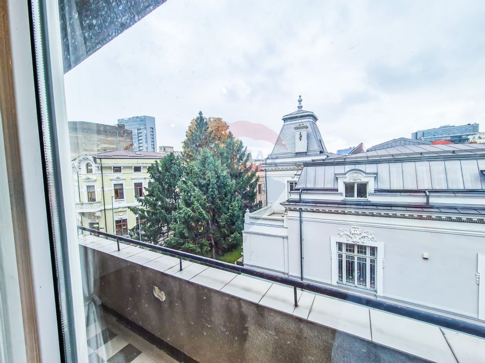 Apartament cu 4 camere de inchiriat, situat in zona Armenesca