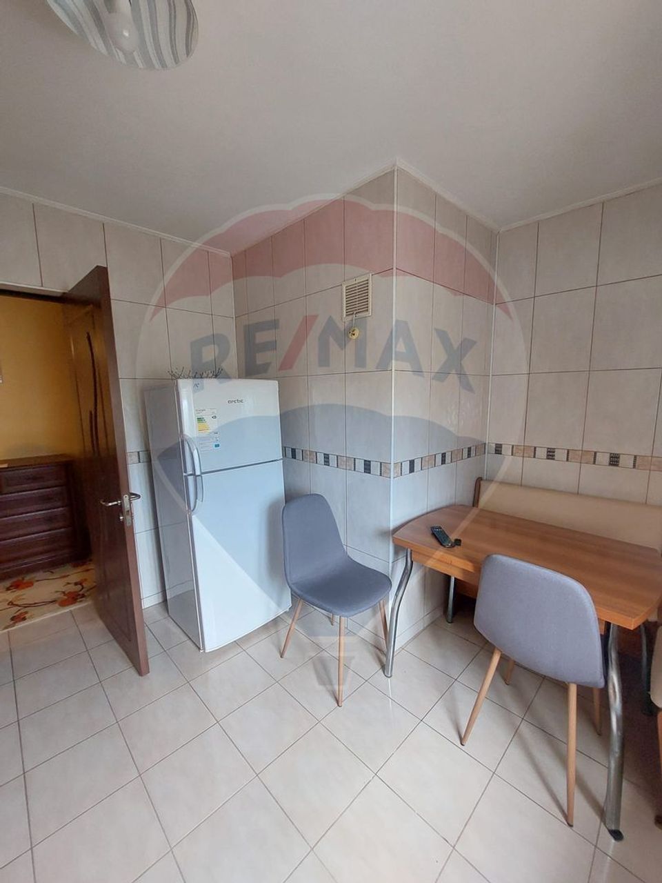 Apartament cu 2 camere de închiriat