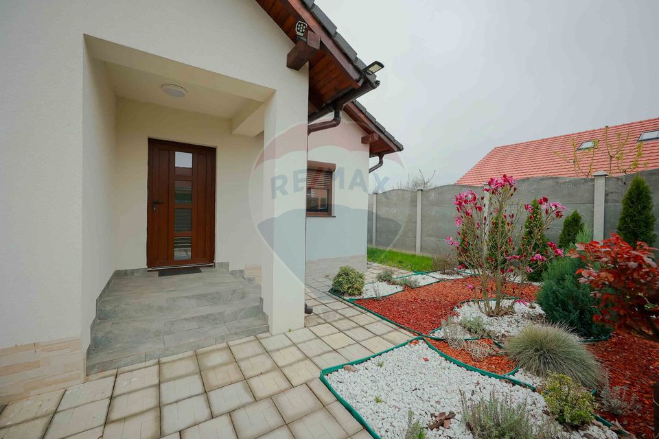 Casă Nouă în Biharia 3 Camere, Gaz, Garaj, Teren 500 mp, Gata De Mutat