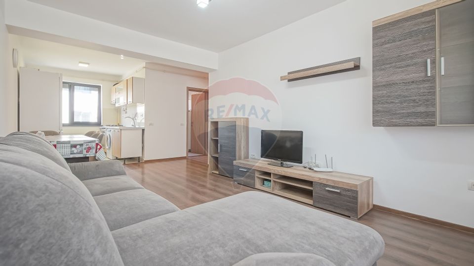 Apartament de 2 camere de închiriat în zona Tractorul