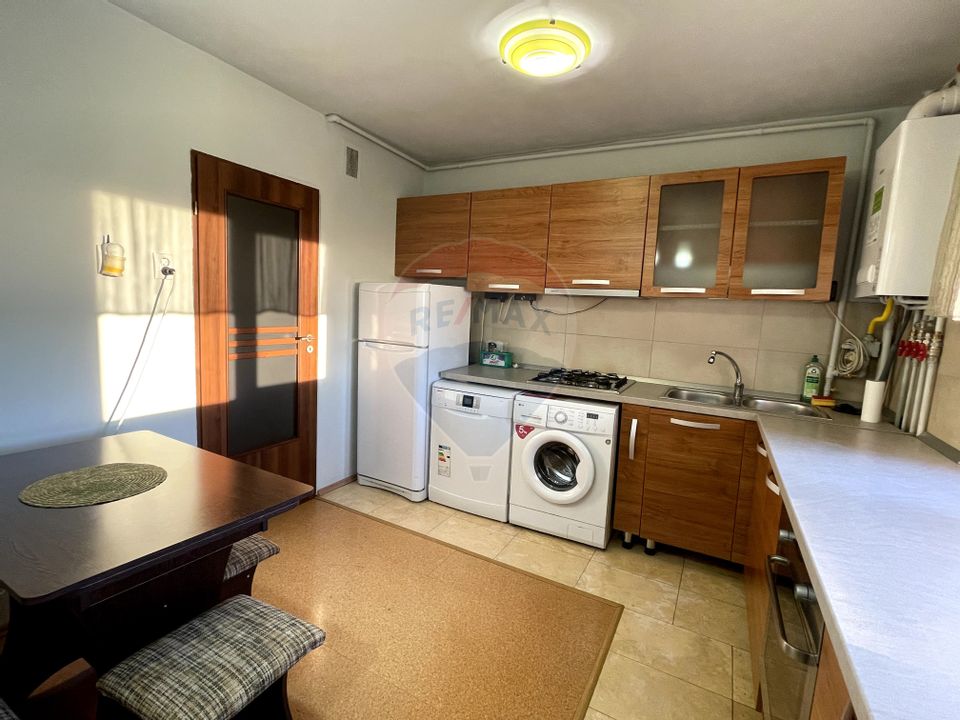 3 room Apartment for rent, Plopilor area