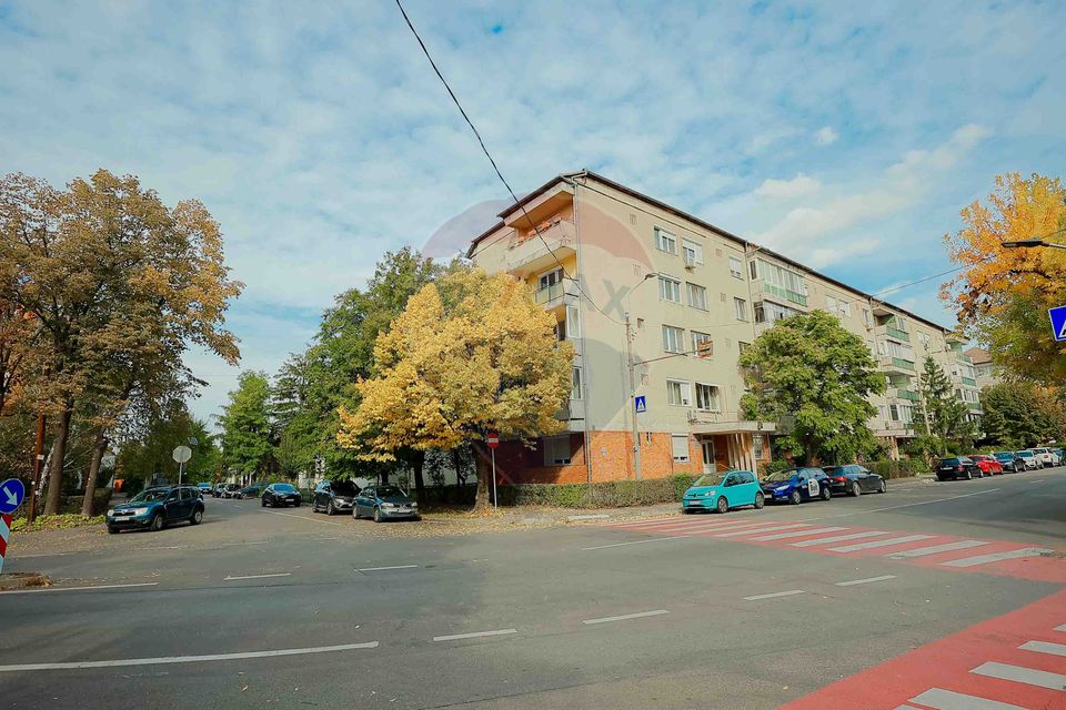 Apartament decomandat cu 3 camere, 75 mp, de vânzare – Zona Cantemir