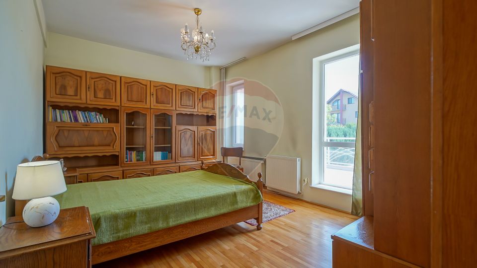Vila impunatoare, rezidenta cu pretentii, Tractorul, Brasov