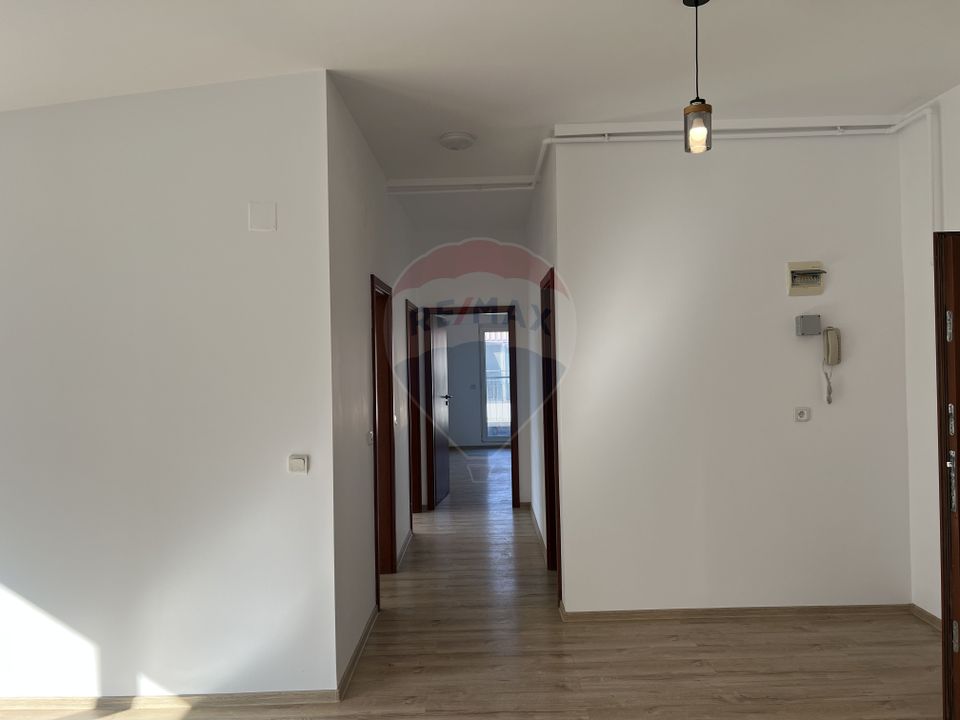La inchiriat apartament 3 camere si parcare in Voluntari