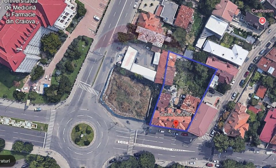 Casă / Vilă cu 10 camere de vânzare în zona 1 Mai