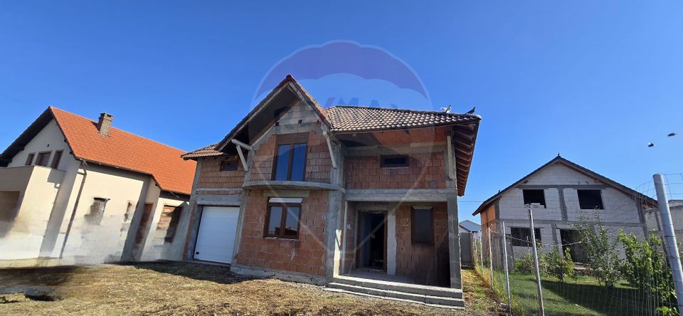 5 room House / Villa for sale