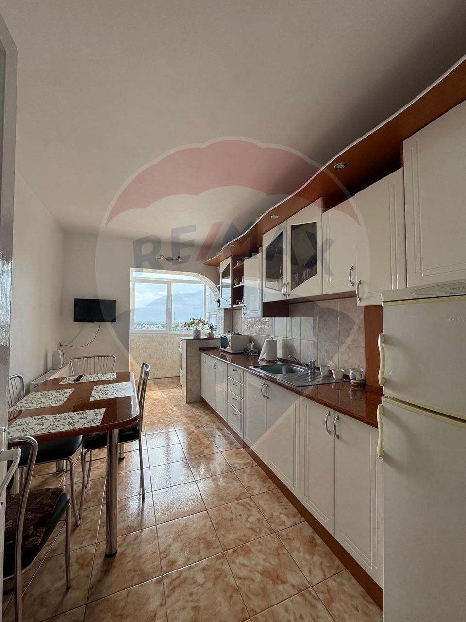 Apartament 3 cam.decomandat  cu centrala-Piata Uta/stadion