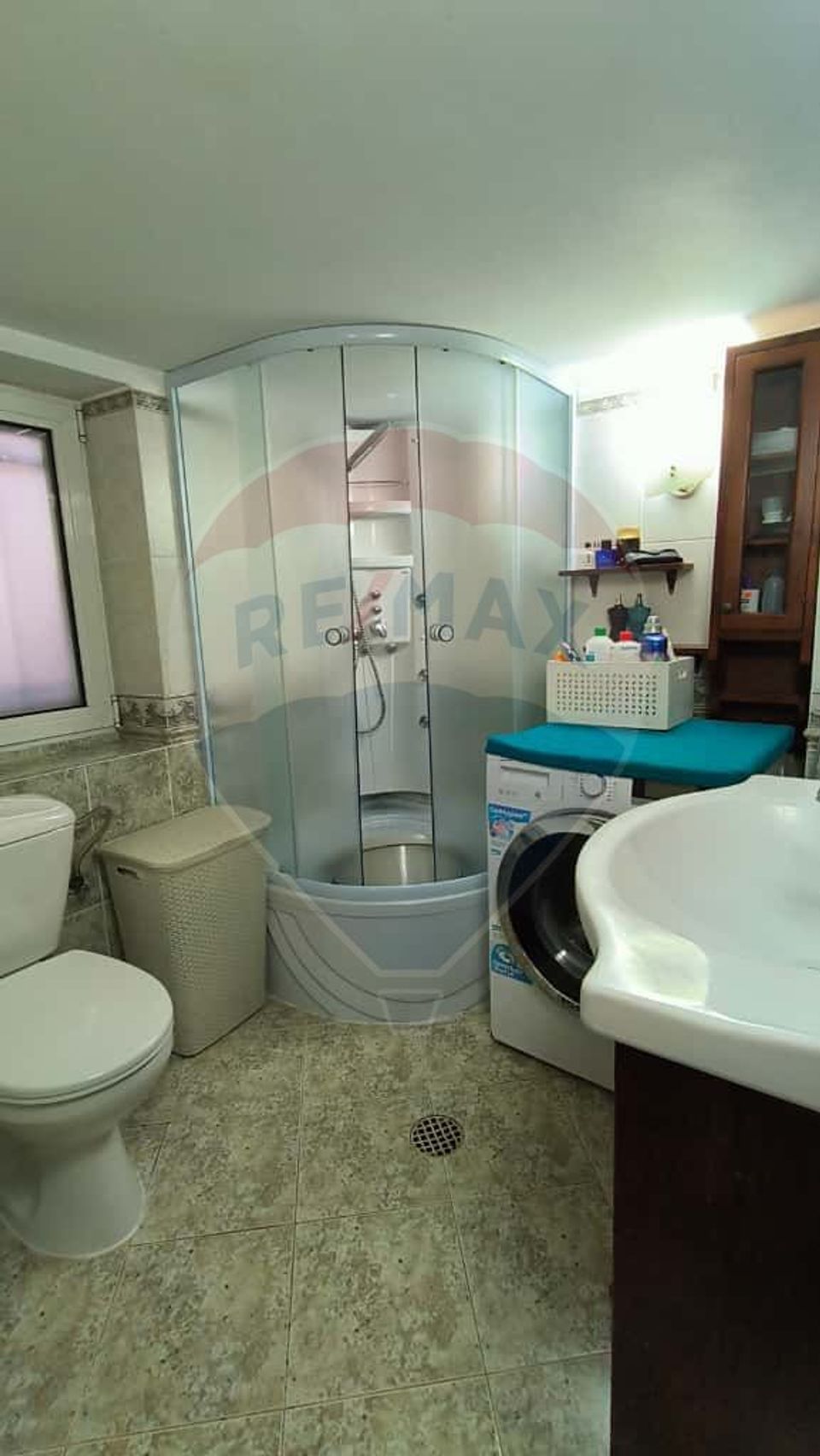 Casă cu piscină de vânzare în zona Piața Centrală Galați