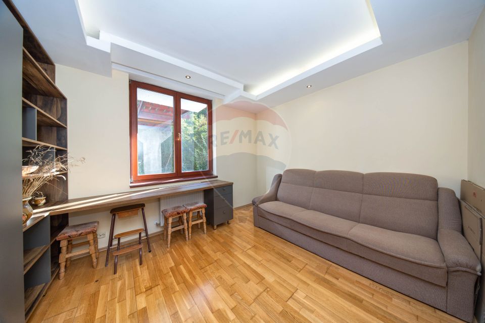 Vilă Moieciu, 375 mp util + teren 2.992 mp, View - Comision 0