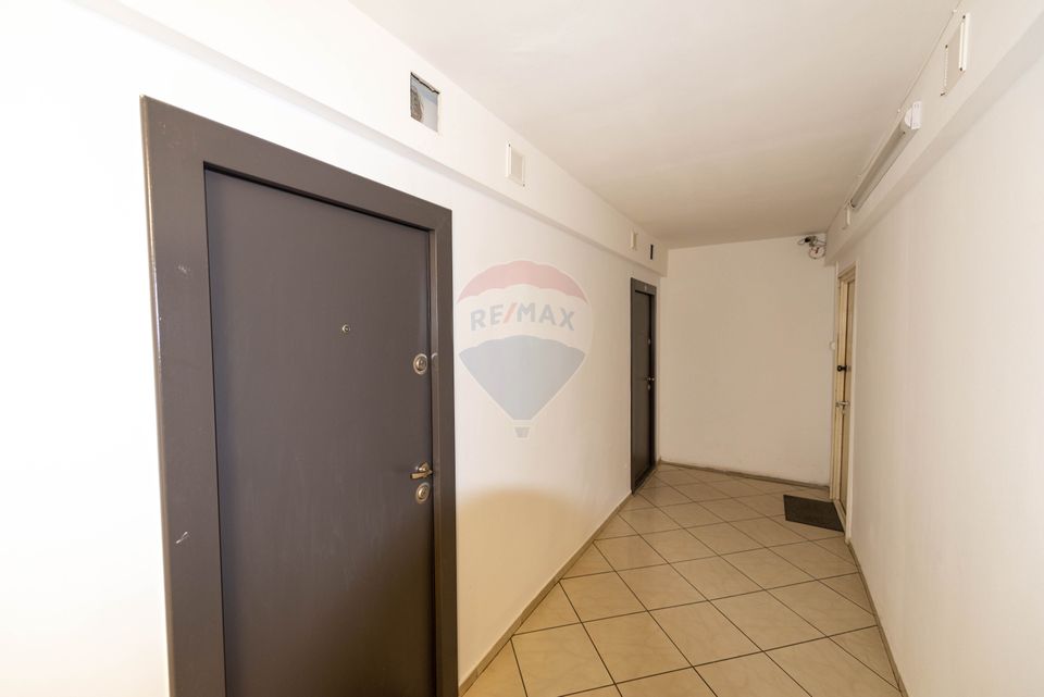 Garsoniera renovata de vanzare strada Mizil zona Trapezului Salajan