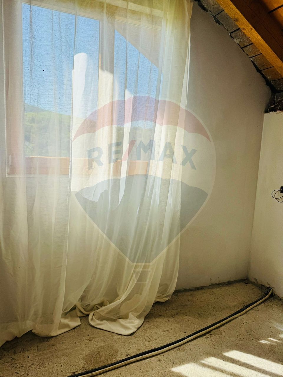 Casă / Vilă cu 5 camere de vânzare