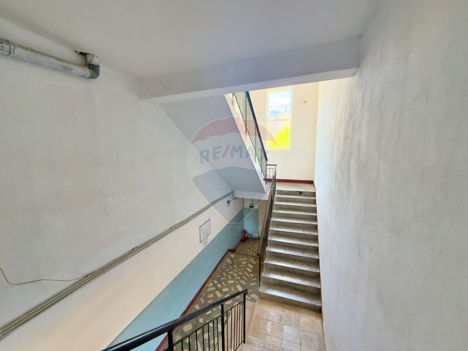 Clădire cu destinații multiple de vânzare în Arad