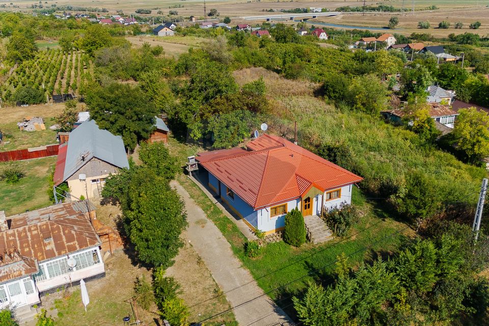 Casă cu 4 camere de vânzare - Chiperești, Iași