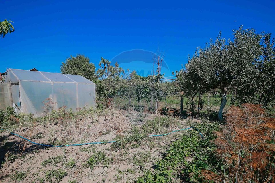 Casă și teren de 1397 mp de vânzare în Ineu, la 18 km de Oradea