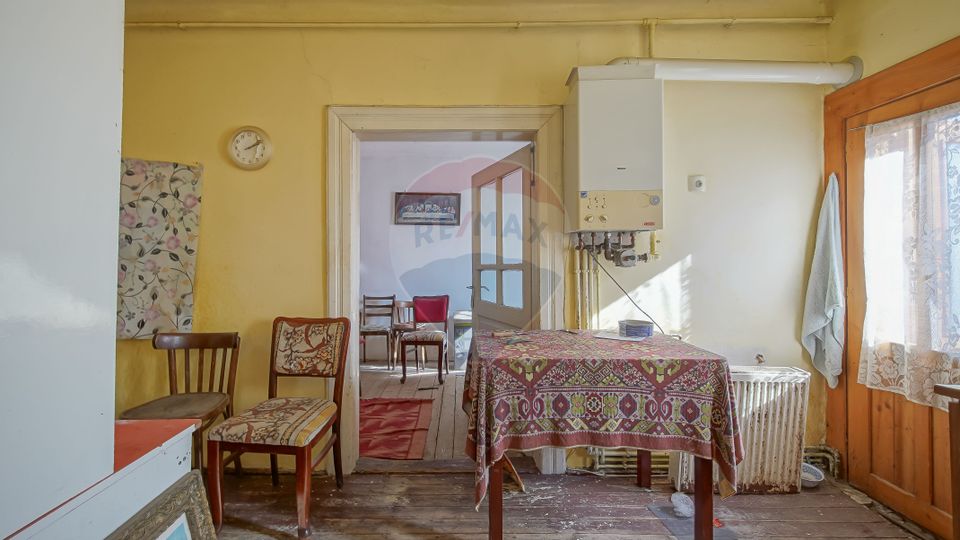 COMISION 0%! Casă cu Potențial de Renovare într-o Zonă Excelentă