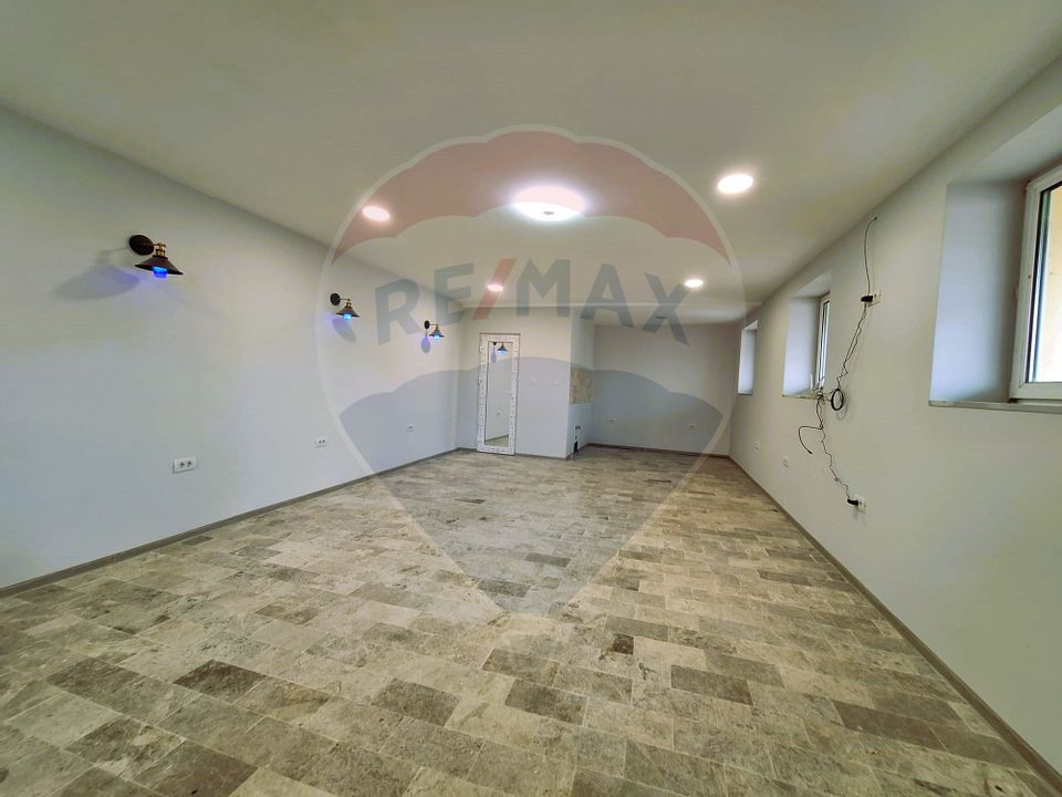 40sq.m Commercial Space for rent, Aradul Nou area