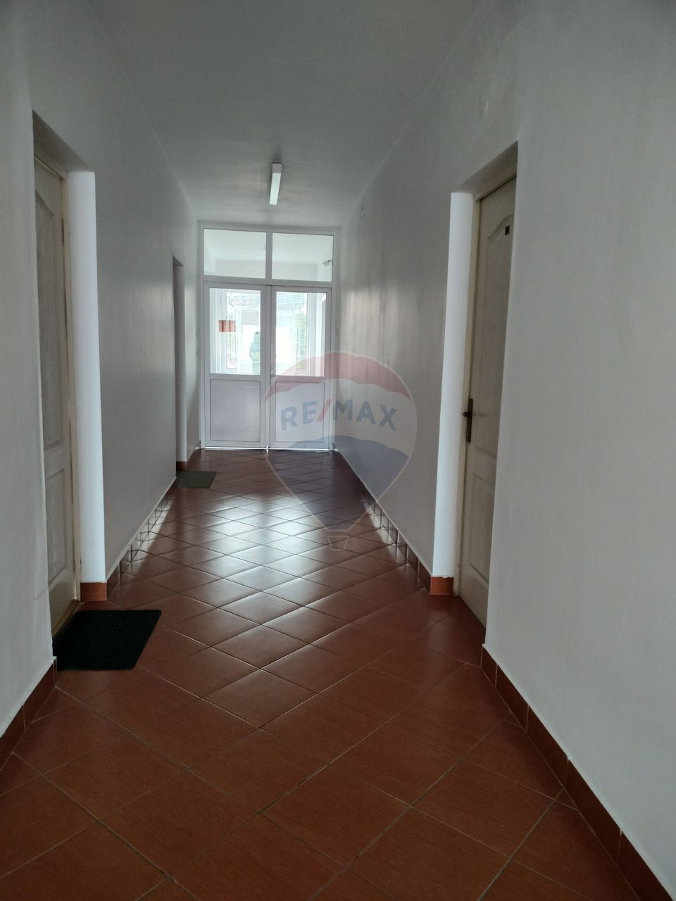 185sq.m Office Space for rent, Central area