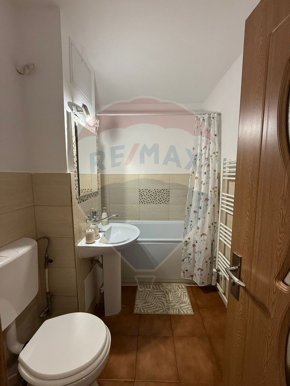 Apartament cu 2 camere de închiriat în zona 1 Mai