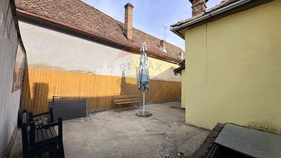 Spațiu comercial la strada + bar/cafenea în Centru Medias