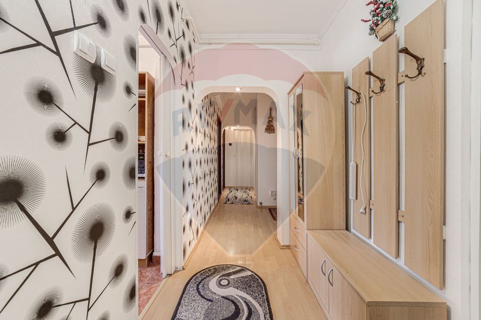 Apartament cu 3 camere pe Malul Muresului
