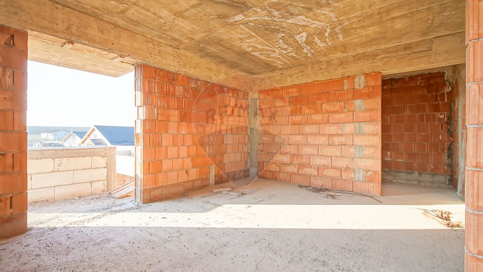 Vilă cu 3 camere, la roșu | Proiect modern – Poiana Craitelor