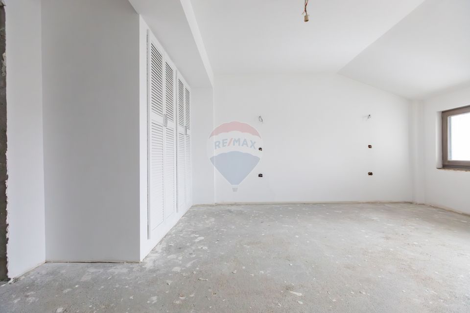 Casă / Vilă cu 4 camere de vânzare în Cartier - Gheraiesti