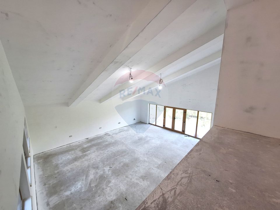 Casă / Vilă la gri aproape gata sa devina " acasa" !