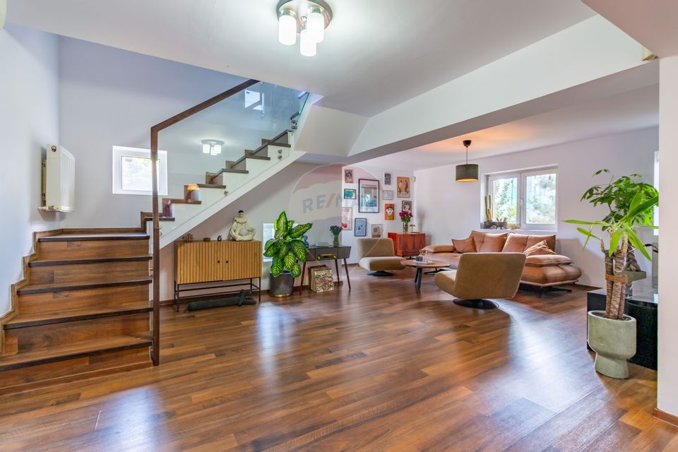 A House Like Home, beautiful courtyard 1950sqm, near the Green Quarter