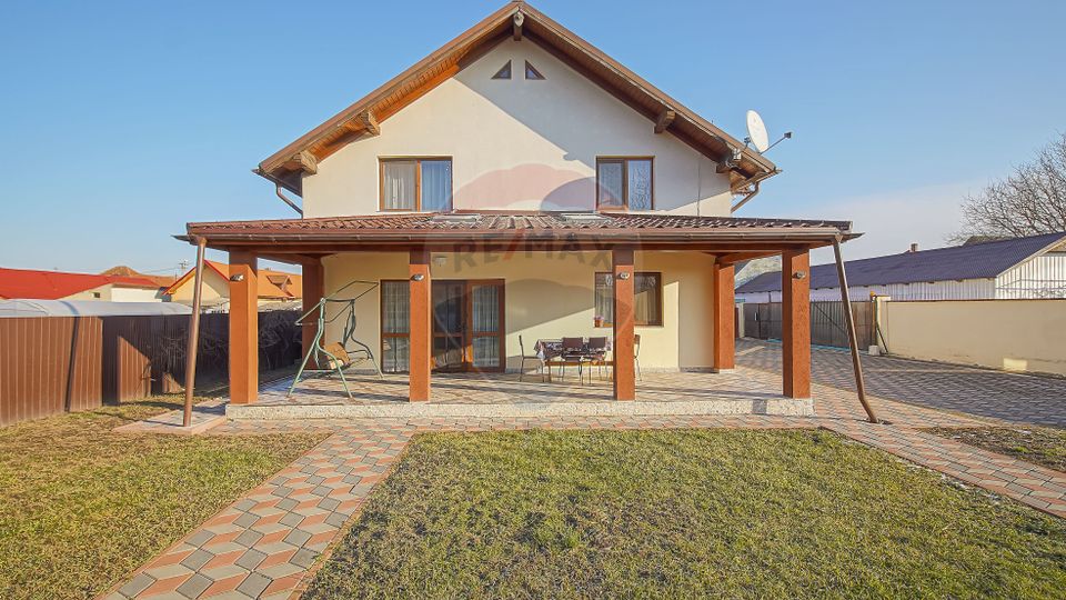 4 room House / Villa for sale