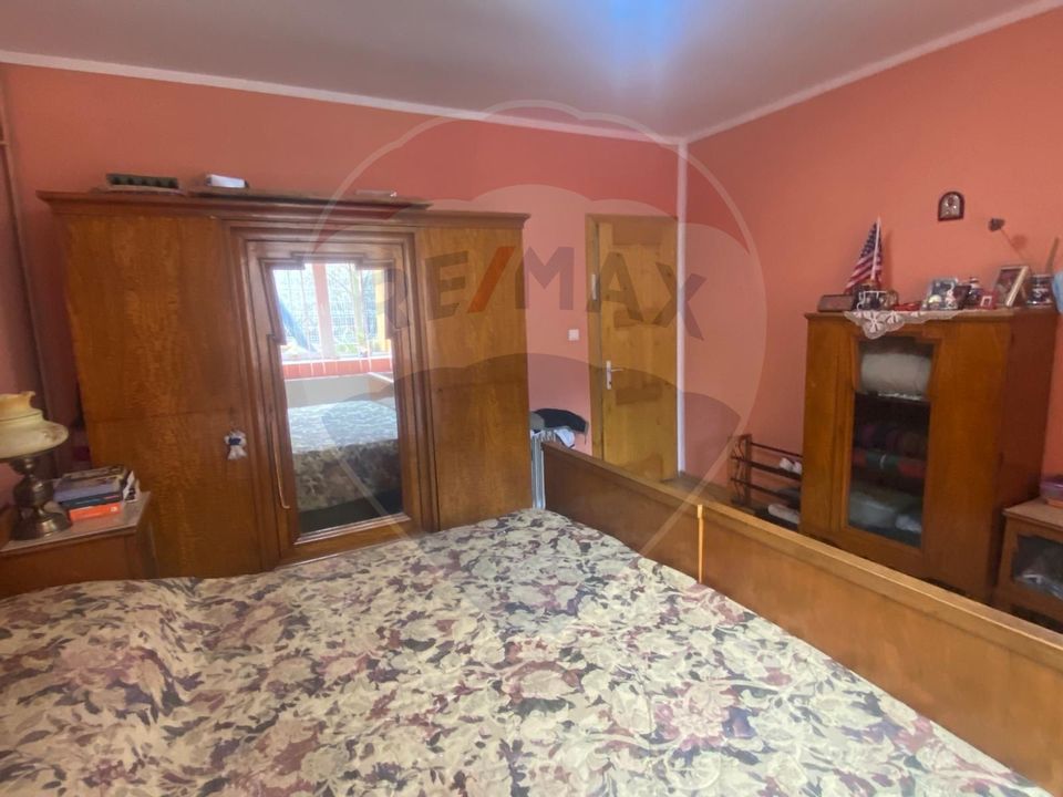 Casă / Vilă cu 6 camere de vânzare Podul Dambovitei/ Arges
