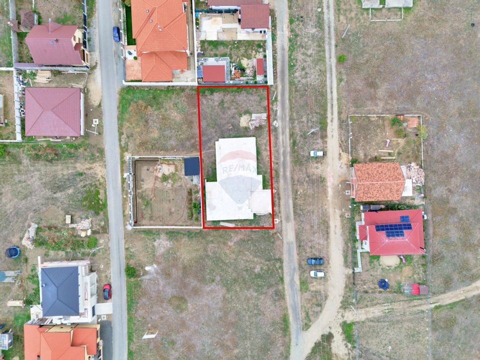 Teren 805 m², front stradal 40 ml, fundație existentă