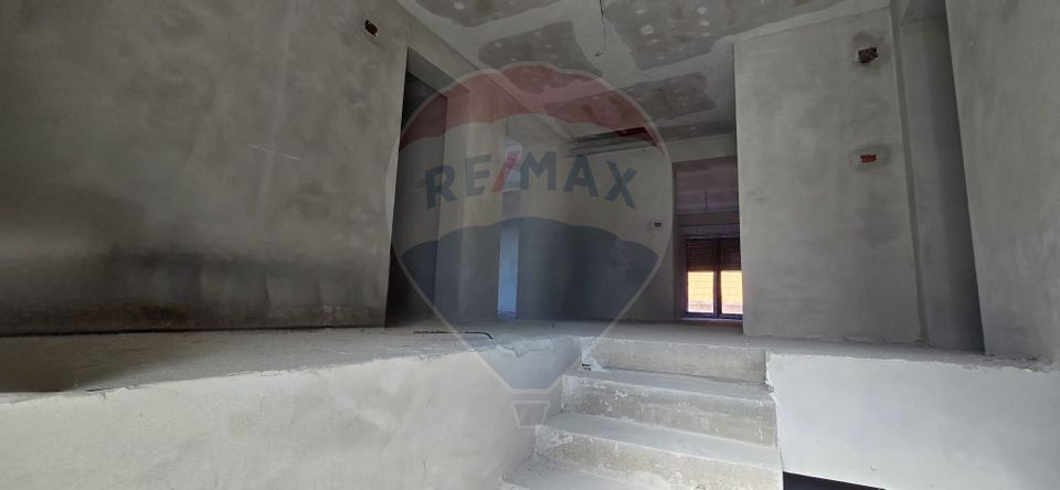 5 room House / Villa for sale