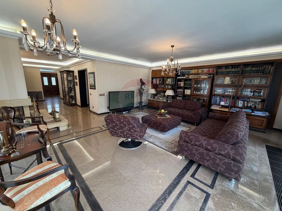 9 room House / Villa for sale