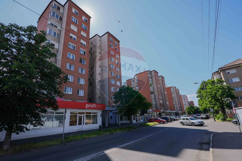 De vânzare Apartament cu 3 camere în zona Sovata