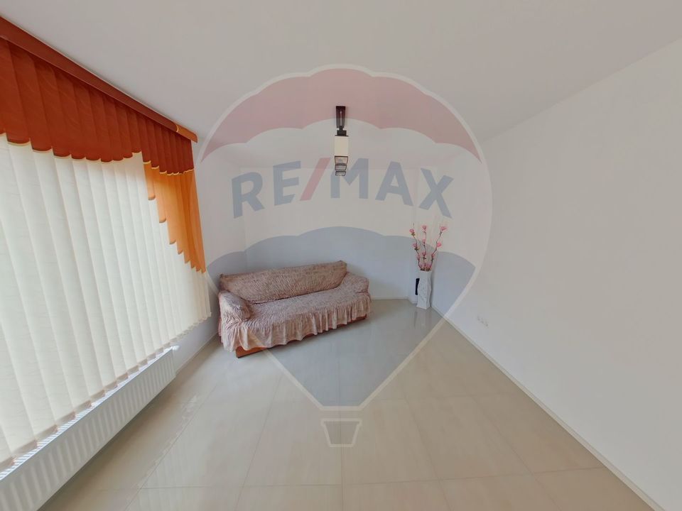 Casă / Vilă cu 5 camere de vânzare