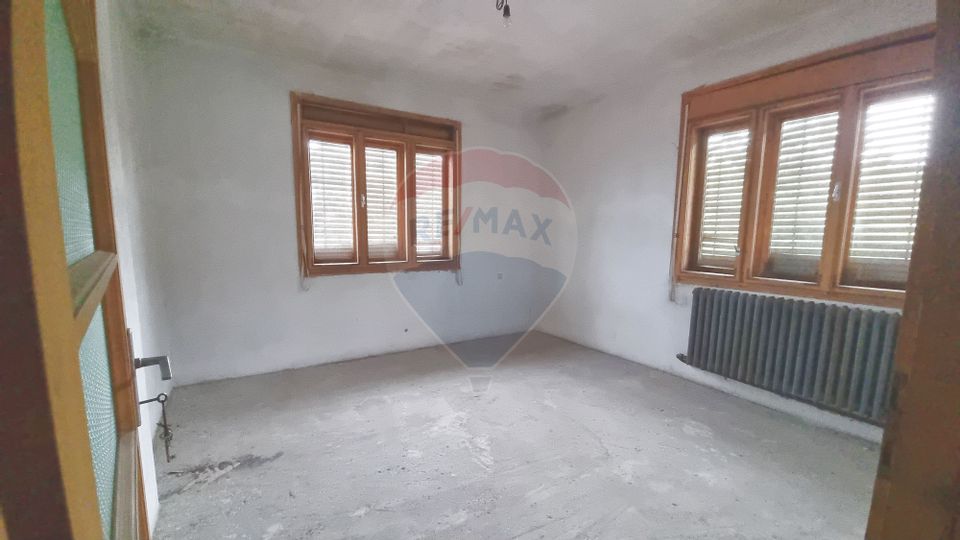 6 room House / Villa for sale, Est area