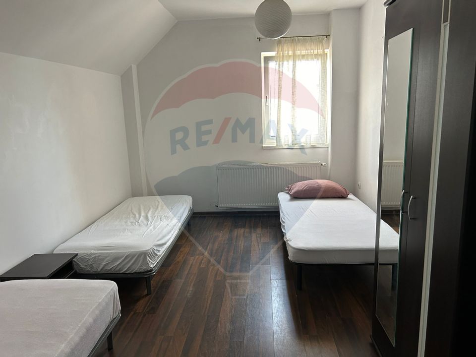 Apartament cu 3 camere de închiriat