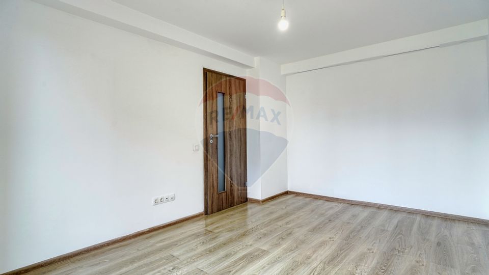 2 room Apartment for rent, Tractorul area