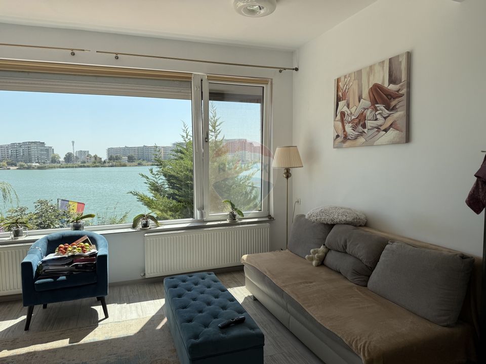 Vilă premium cu priveliște la lac și acces direct la apă