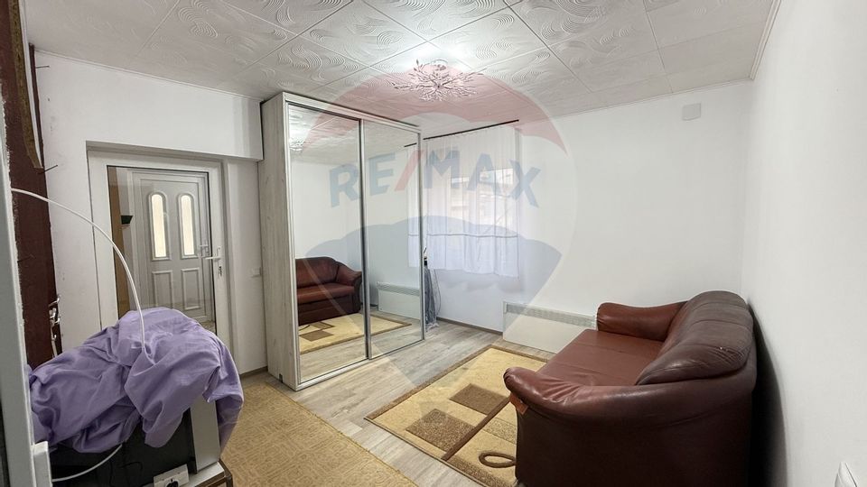 Casă / Vilă cu 3 camere de închiriat în zona Giurgiului