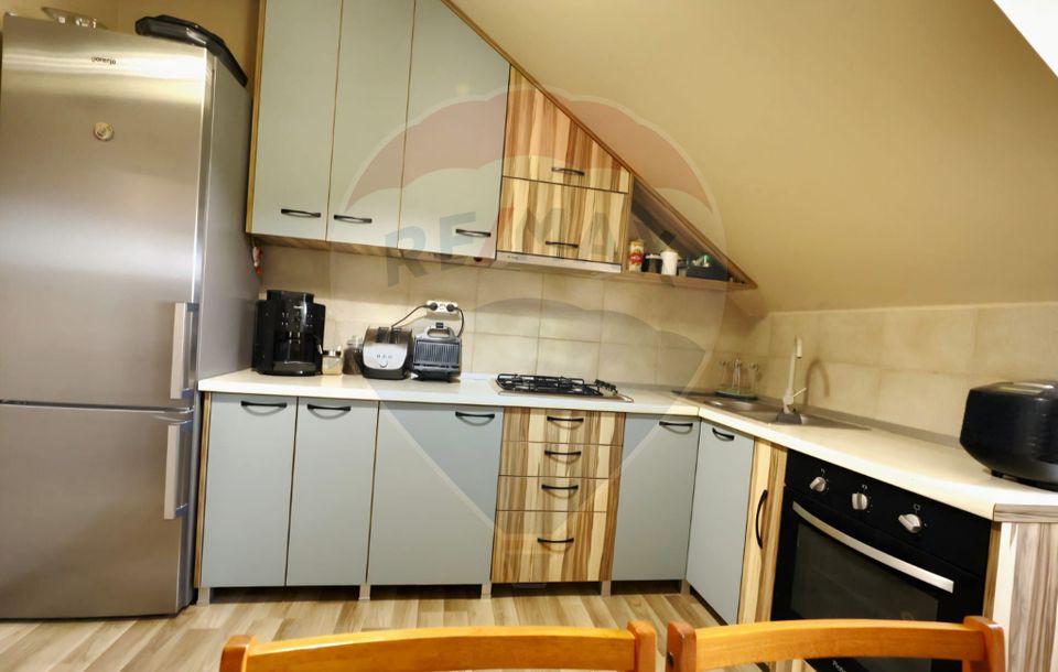 Apartament cu 3 camere de vânzare