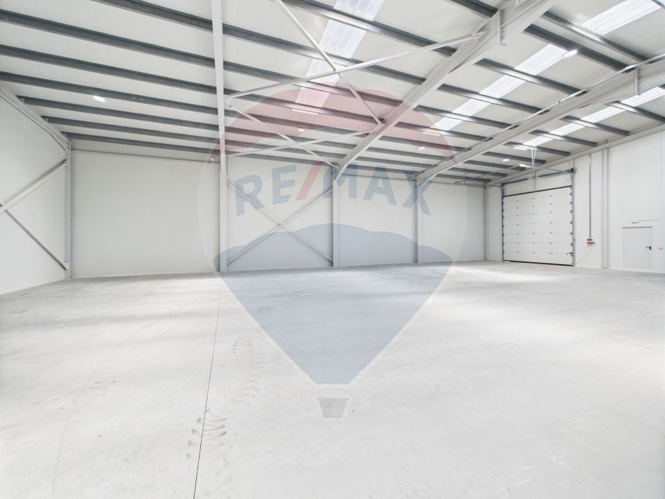 Modern industrial space hall for rent