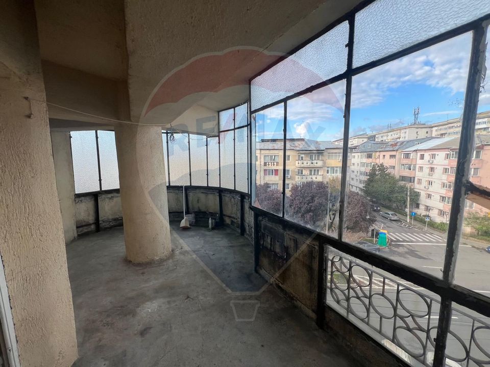 Apartament cu 4 camere de vânzare în zona Central