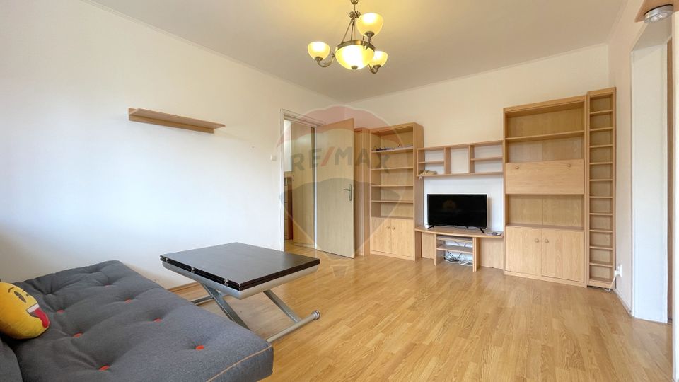Apartament cu 3 camere de închiriat în zona Astra
