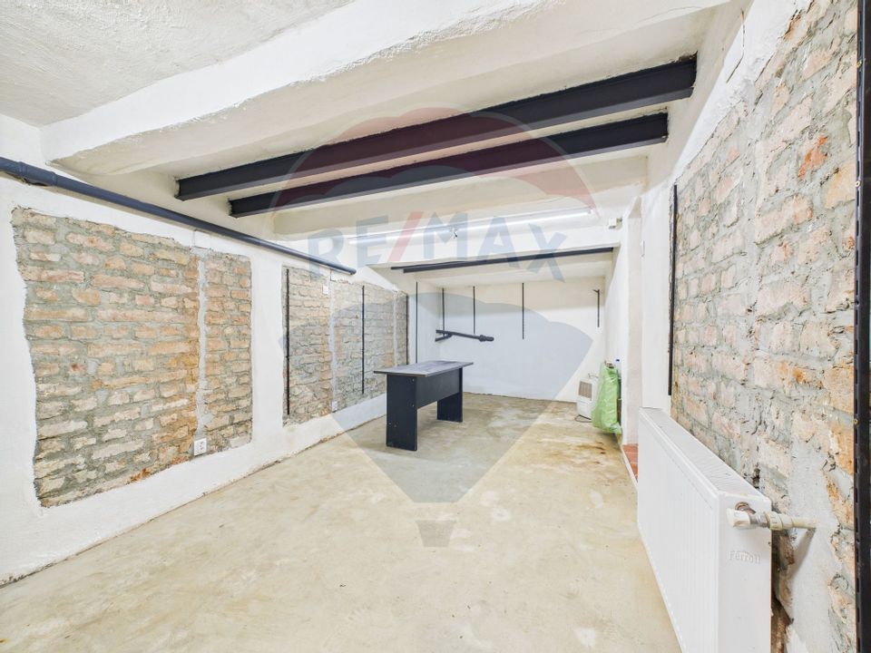 Spațiu comercial-Demisol-Atelier de arta