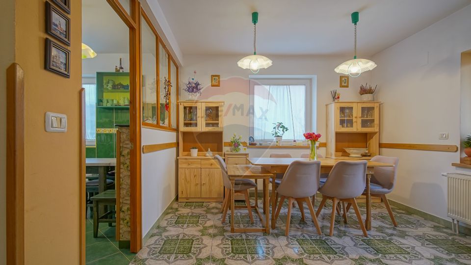 Vilă cu 6 camere de vânzare în zona Primaverii, Râșnov - Comision 0