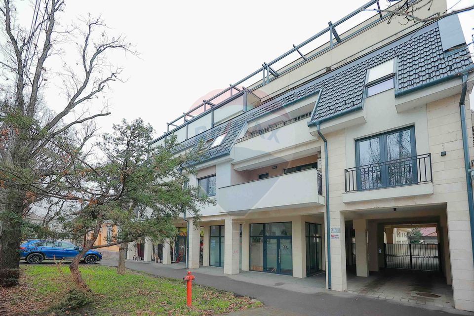 Apartament cu 2 camere de vânzare, ultracentral, Parcul Petőfi Sándor