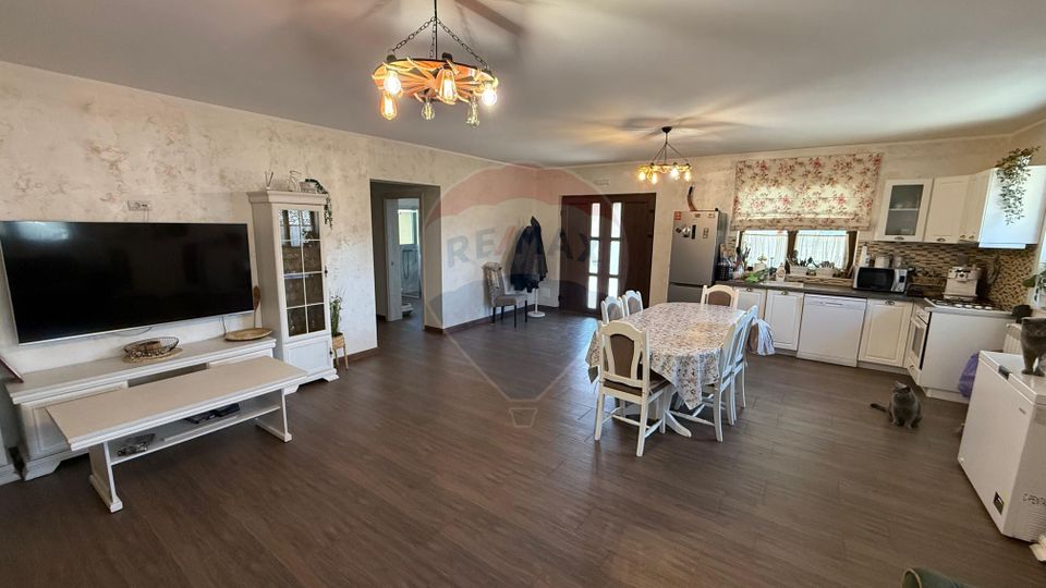 4 room House / Villa for sale