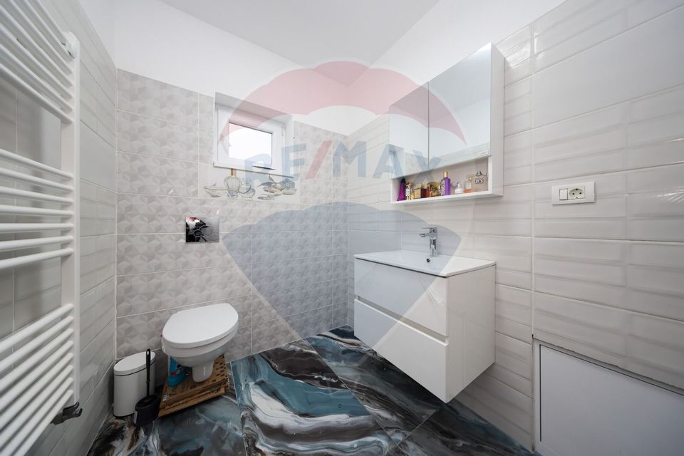 Casă 4 camere, de inchiriat, Izvor!